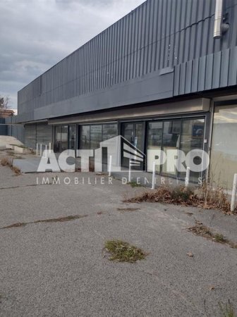 Local d'activités dans Perpignan à vendre - Photo de l’immeuble – Image 1 sur 4