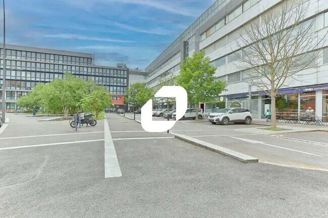 Plus de détails pour 503-507 Place Des Champs Elysées, Évry-Courcouronnes - Bureau à louer