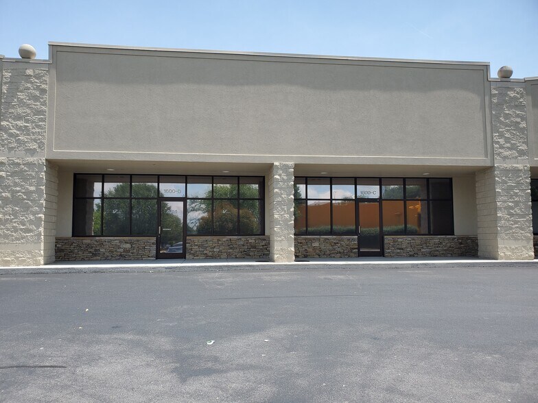 1600 Downtown West Blvd, Knoxville, TN à louer - Photo de l’immeuble – Image 3 sur 3