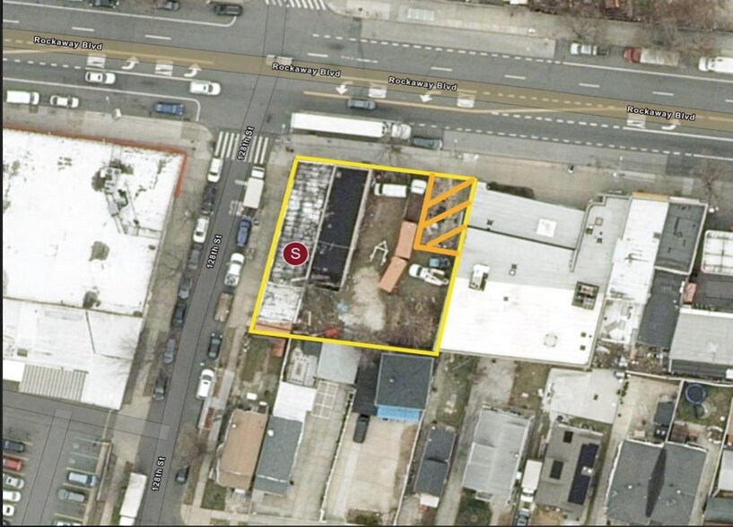 12802 Rockaway Blvd, South Ozone Park, NY à vendre - Photo de l’immeuble – Image 3 sur 3