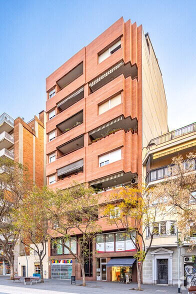 Plaça De La Llibertat, 16-18, Barcelone, Barcelona à vendre - Photo principale – Image 1 sur 1