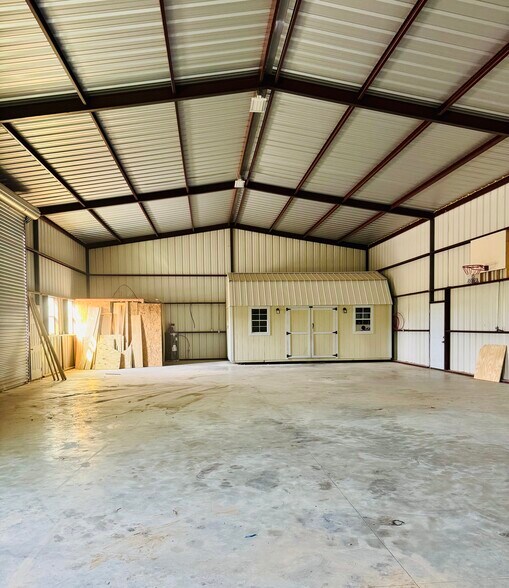 12500 US-183 Hwy, Luling, TX à louer - Photo de l’immeuble – Image 3 sur 13