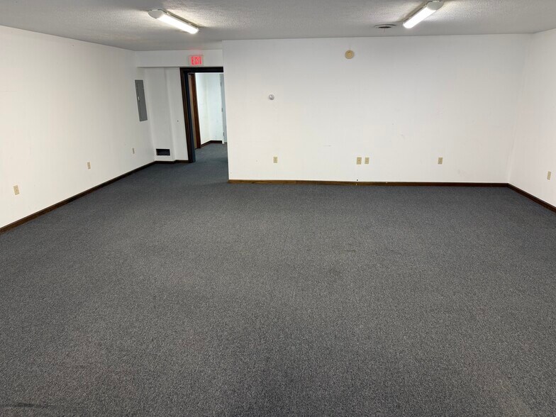4935 S Prospect St, Ravenna, OH à louer - Photo de l’immeuble – Image 3 sur 7