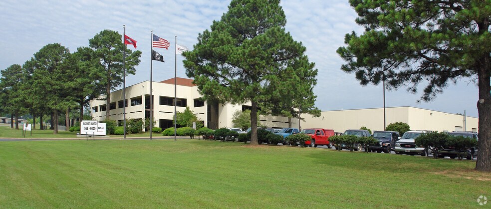 7200 Interstate 30 W, Little Rock, AR à louer - Photo de l’immeuble – Image 2 sur 17