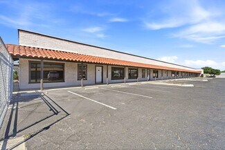Plus de détails pour 724 N Ben Maddox Way, Visalia, CA - Bureau à louer