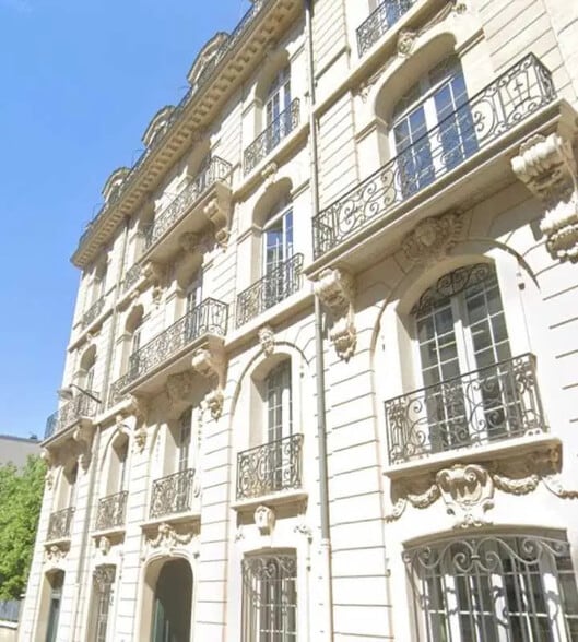 36 Rue De Naples, Paris à louer - Photo de l’immeuble – Image 2 sur 15
