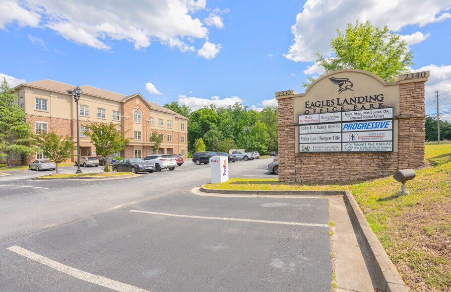 2340 Patrick Henry Pky, Mcdonough, GA à louer - Photo de l’immeuble – Image 2 sur 5