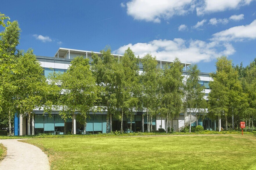 200 Longwater Ave, Reading à louer - Photo de l’immeuble – Image 1 sur 7