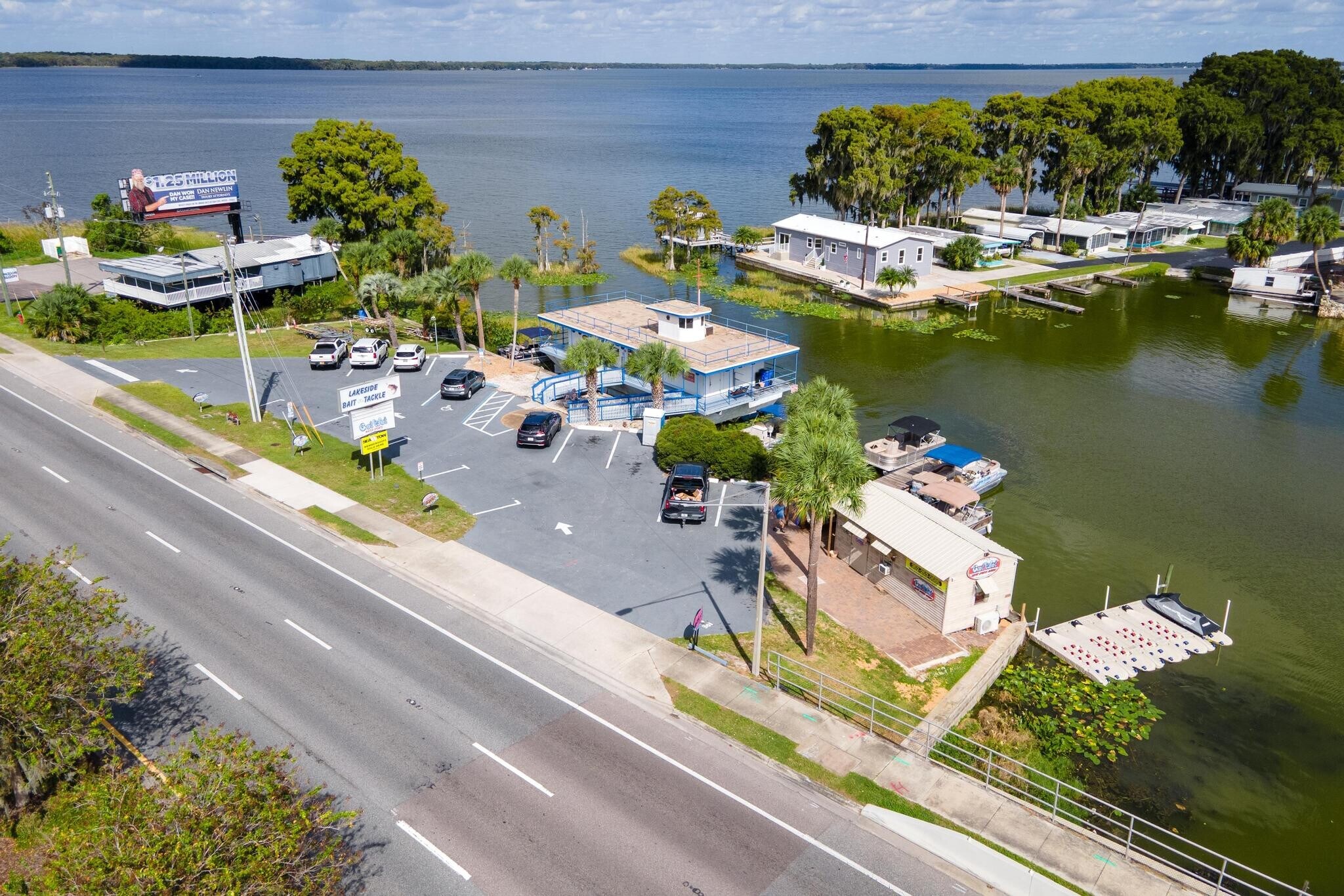 1006 W Burleigh Blvd, Tavares, FL à vendre Photo principale– Image 1 sur 32