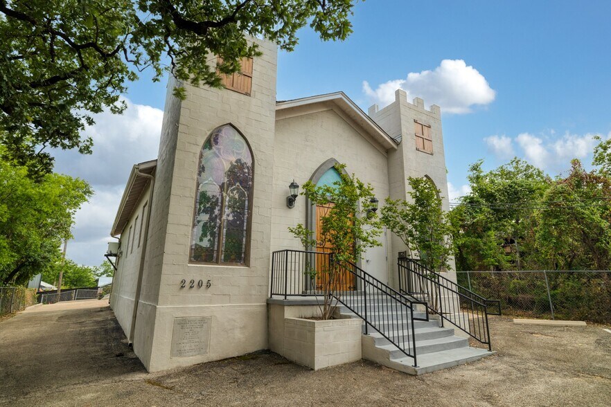 2205 E 12th St, Austin, TX à vendre - Photo de l’immeuble – Image 3 sur 39