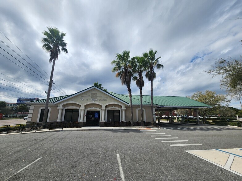2011 Aloma Ave, Winter Park, FL à louer - Photo de l’immeuble – Image 1 sur 2