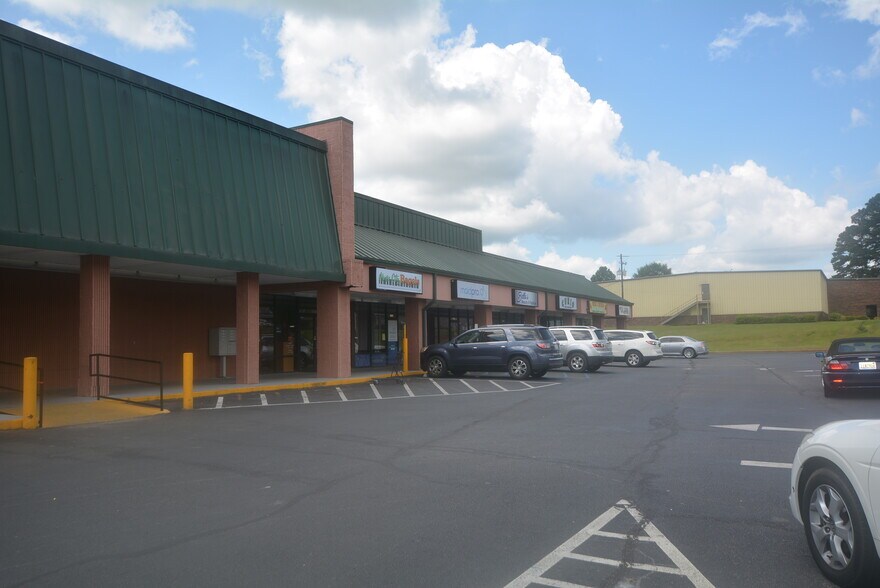 1540-1556 Greenbrier Dear Rd, Anniston, AL à louer - Photo de l’immeuble – Image 3 sur 10