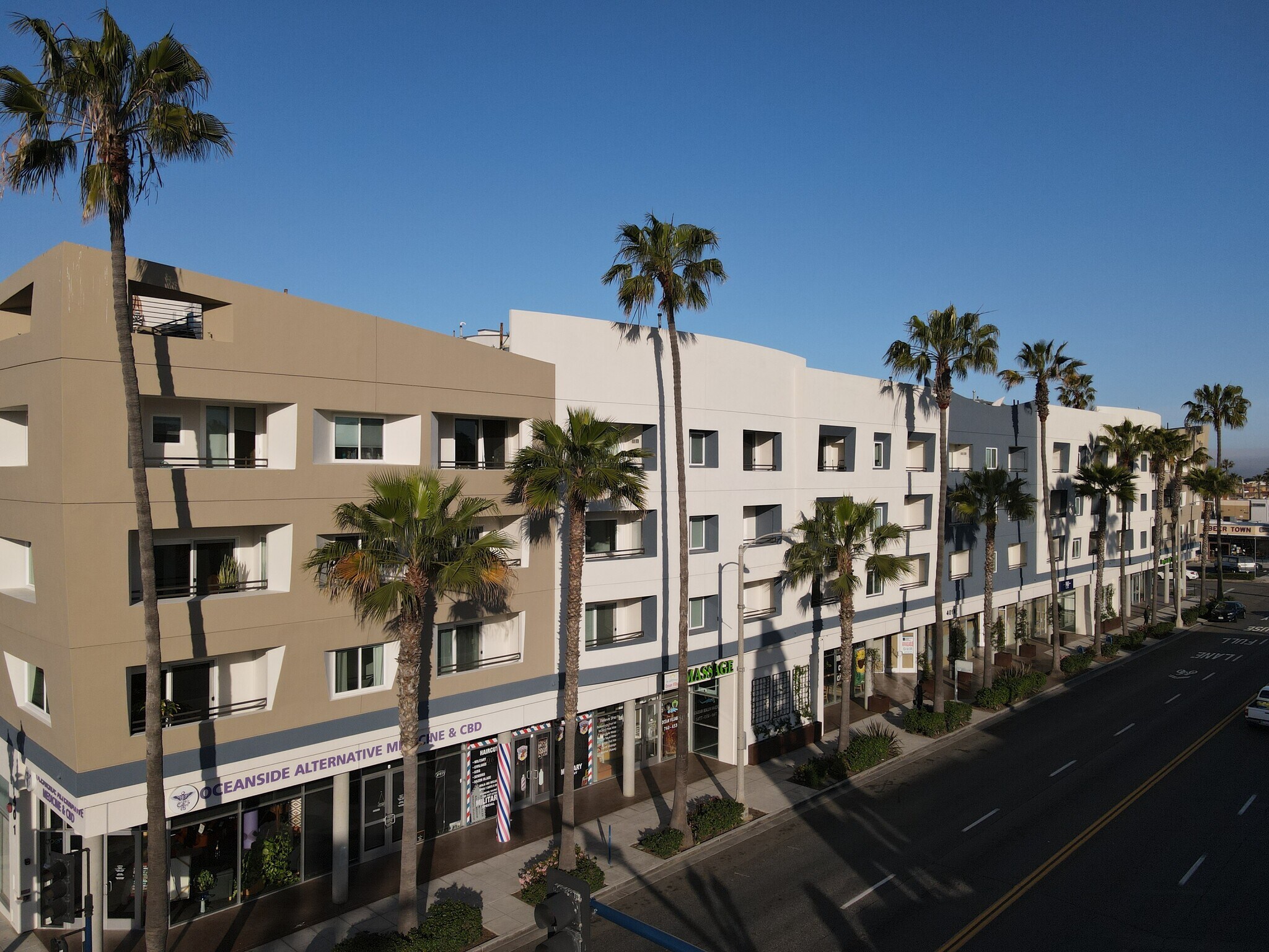 401 N Coast Hwy, Oceanside, CA à louer Photo de l’immeuble– Image 1 sur 6