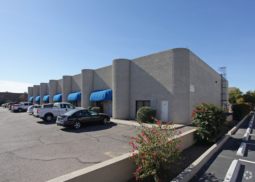302 W Melinda Ln, Phoenix, AZ à louer - Photo de l’immeuble – Image 3 sur 4