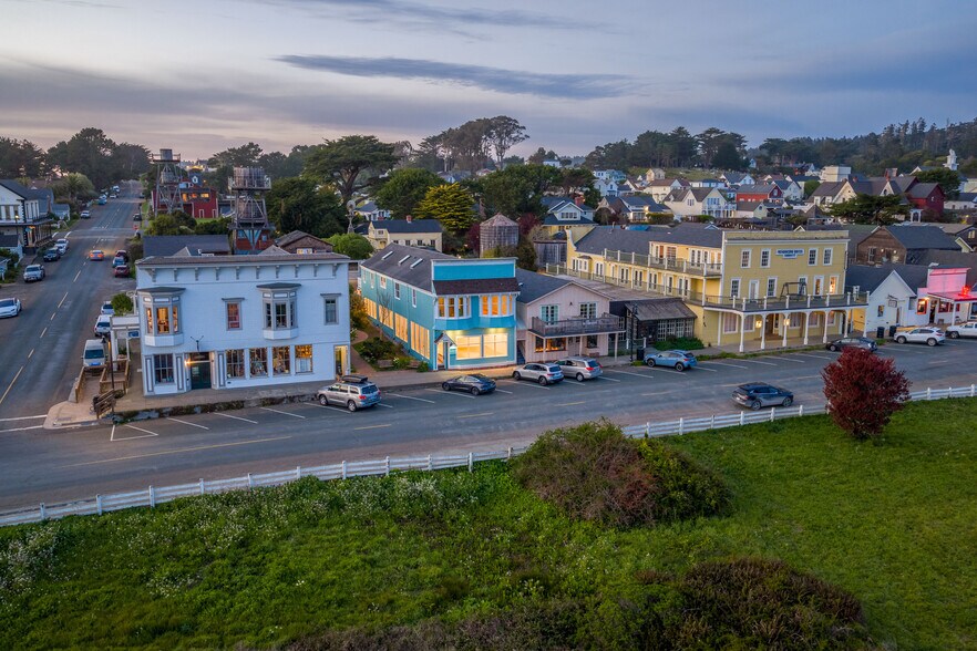 45094 Main St, Mendocino, CA à vendre - Photo de l’immeuble – Image 3 sur 44