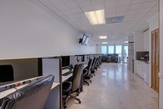 5220 S University Dr, Davie, FL à louer Photo intérieure– Image 1 sur 9