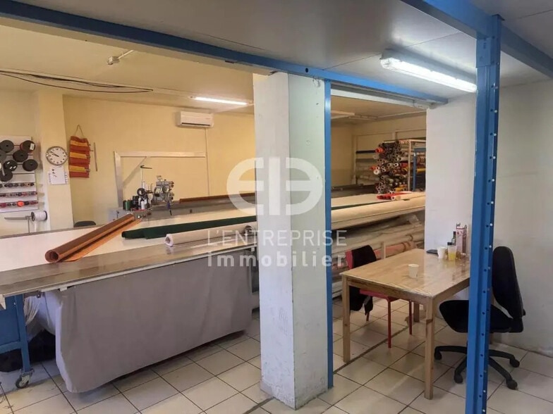 Bureau dans Saint-Laurent-du-Var à louer - Photo intérieure – Image 2 sur 9