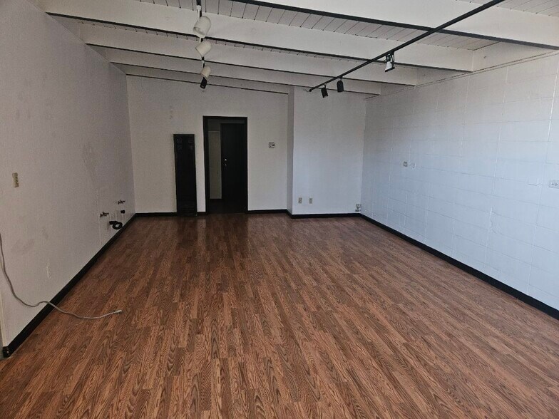 849 Gravenstein Ave, Sebastopol, CA à louer - Photo principale – Image 1 sur 5