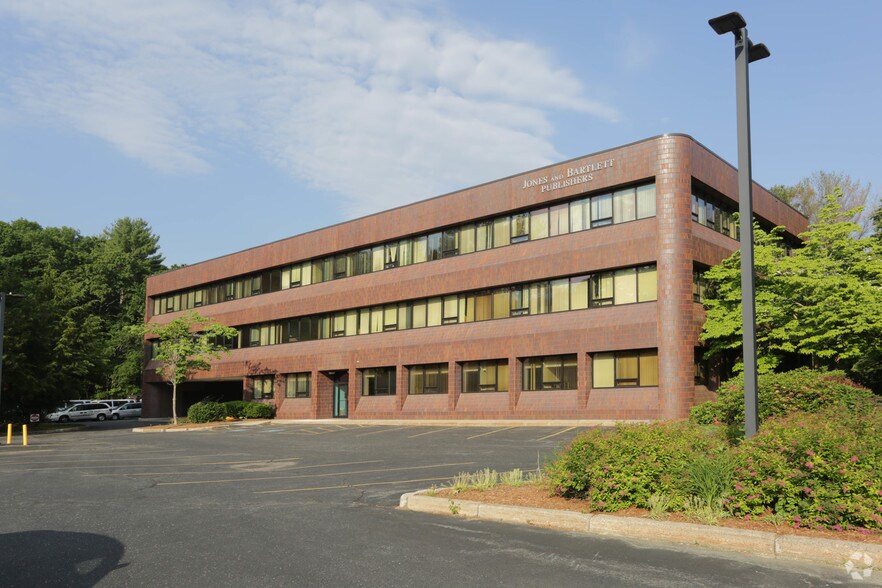 141 Parker St, Maynard, MA à louer - Photo principale – Image 1 sur 32