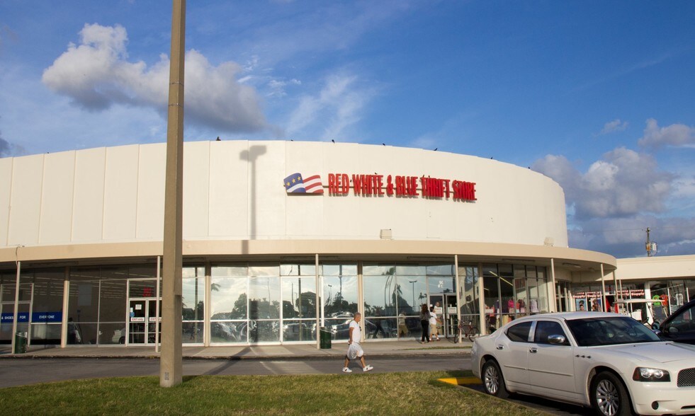 901-1201 E 10th Ave, Hialeah, FL à louer - Photo de l’immeuble – Image 2 sur 14