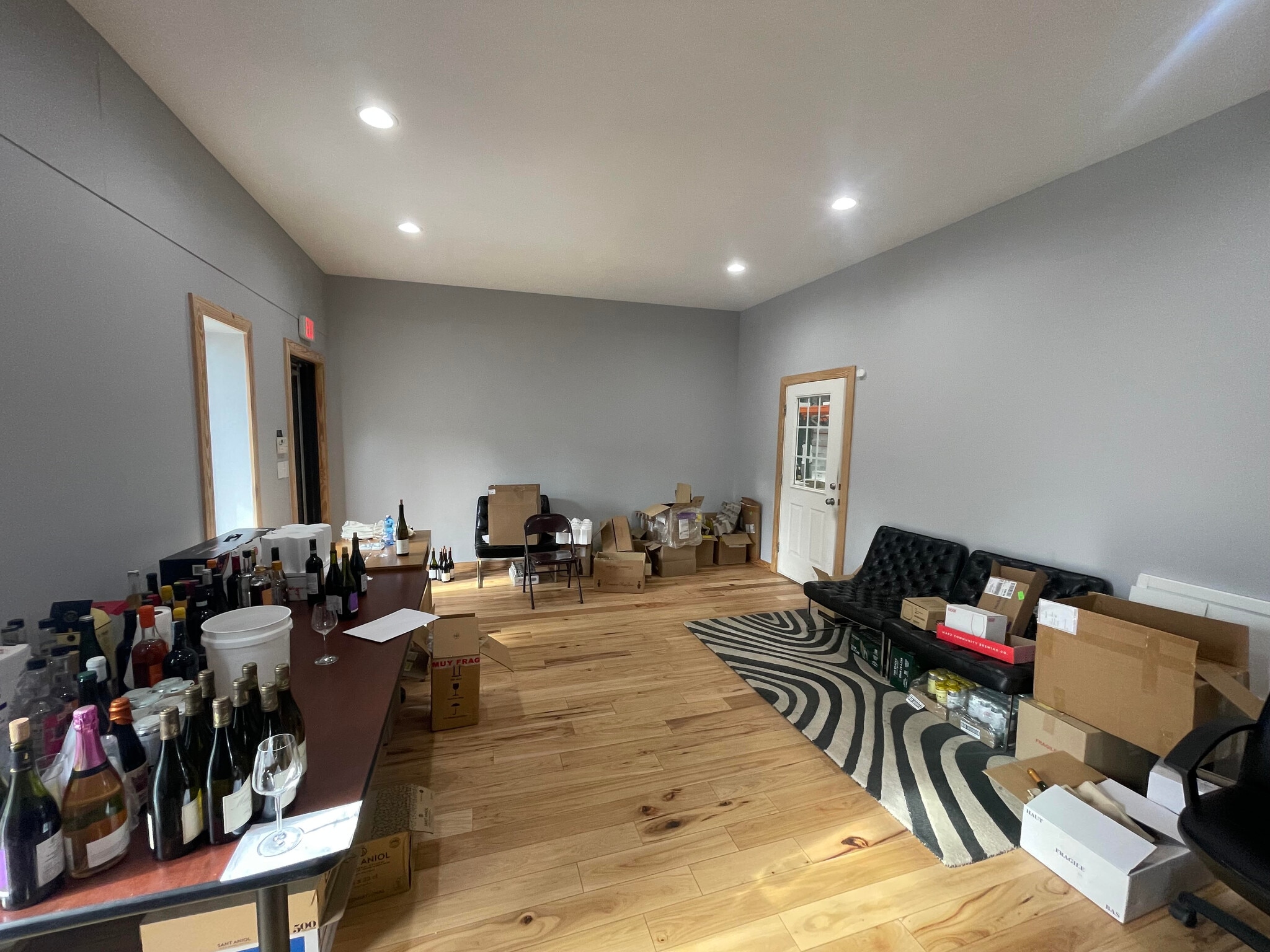 4504-4506 Bennett Memorial Rd, Durham, NC à louer Photo intérieure– Image 1 sur 6