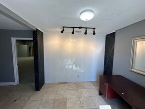 5021 Gordon Smith Dr, Rowlett, TX à vendre Photo intérieure– Image 2 sur 4