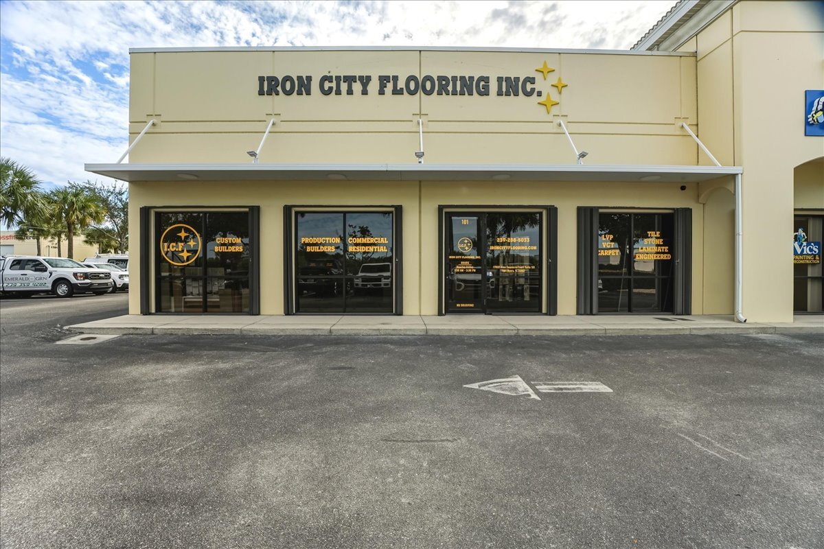 17000 Alico Commerce Ct, Fort Myers, FL à vendre Photo de l’immeuble– Image 1 sur 19