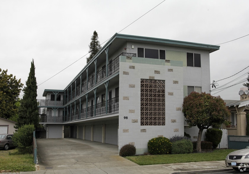 98 Dutton Ave, San Leandro, CA à vendre - Photo principale – Image 1 sur 24