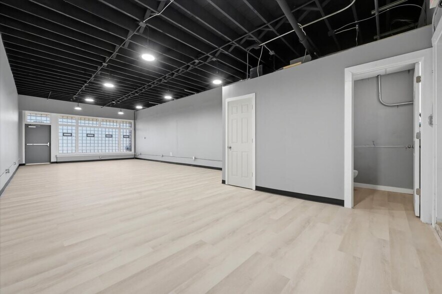 18060 James Couzens Fwy, Detroit, MI à vendre - Photo de l’immeuble – Image 2 sur 6