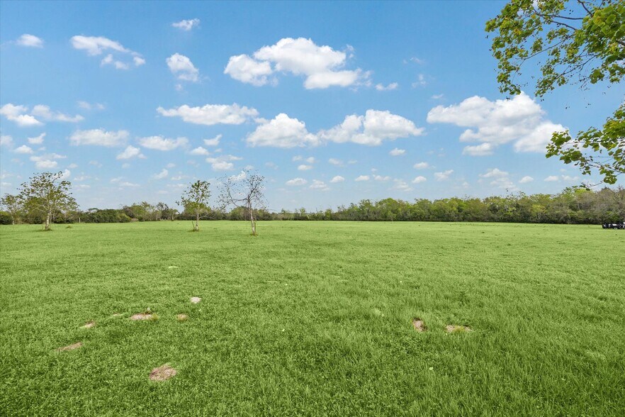 1021 Star Ln, Cat Spring, TX à vendre - Autre – Image 2 sur 9
