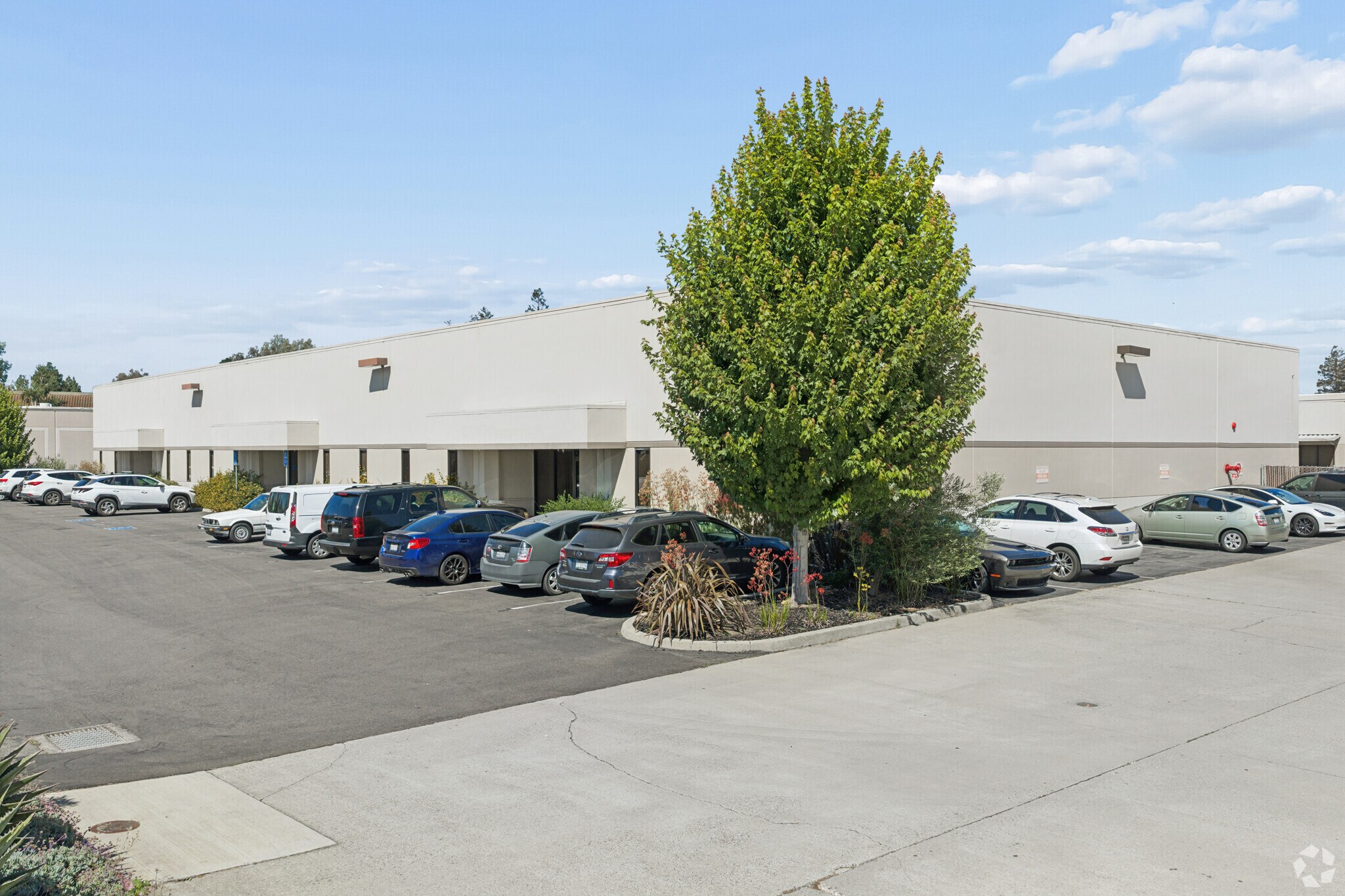 53A Bonaventura Dr, San Jose, CA à louer Photo principale– Image 1 sur 24