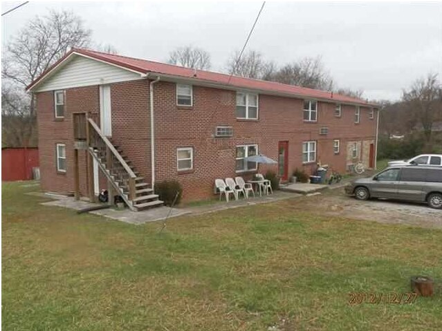 305 Boone St, Strawberry Plains, TN à vendre - Photo principale – Image 1 sur 15