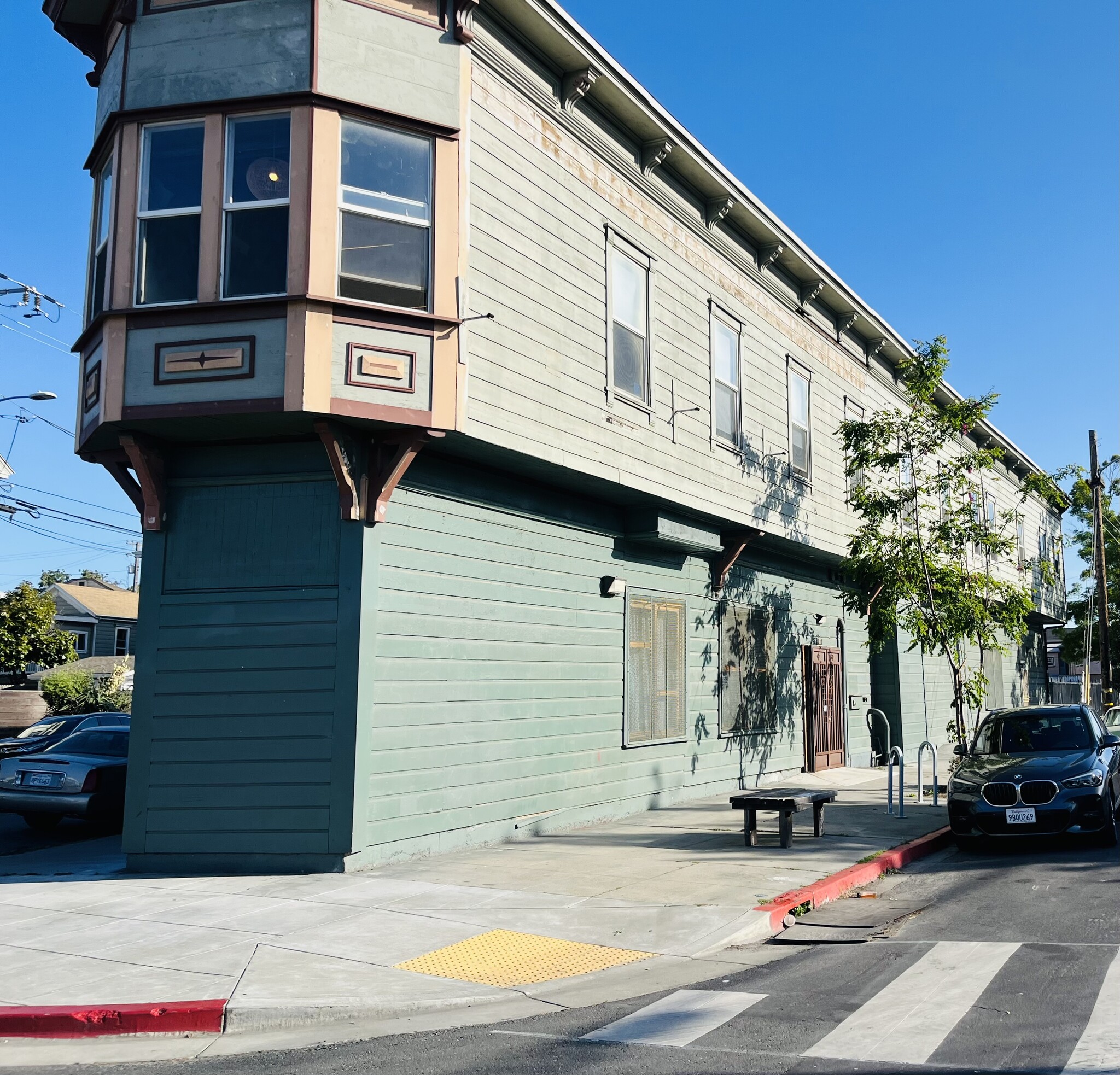 1624 Peralta St, Oakland, CA à louer Photo de l’immeuble– Image 1 sur 3