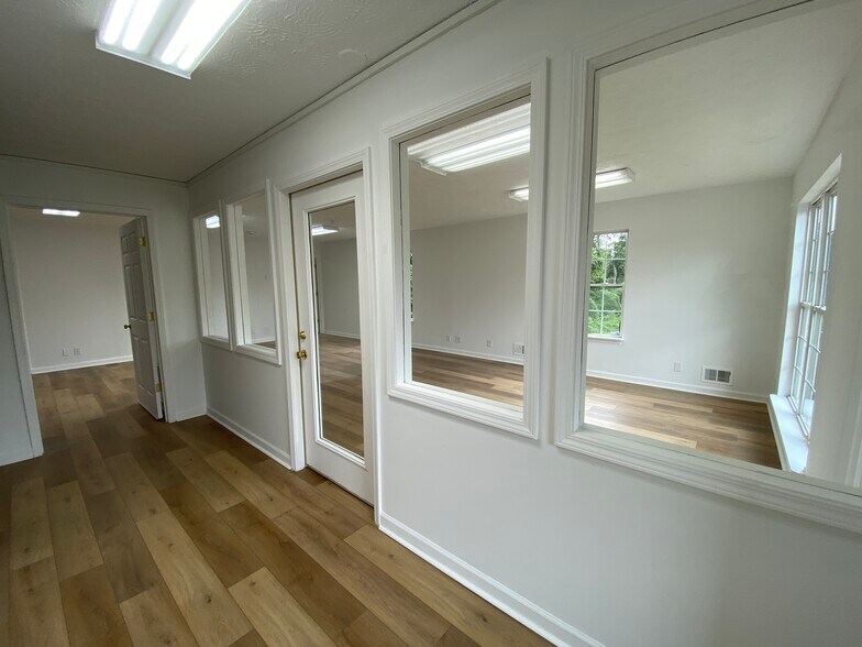 8912 Stone Green Way, Louisville, KY à louer - Photo de l’immeuble – Image 2 sur 20