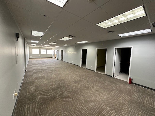 1300 Highland Corporate Dr, Cumberland, RI à louer Photo intérieure– Image 1 sur 3