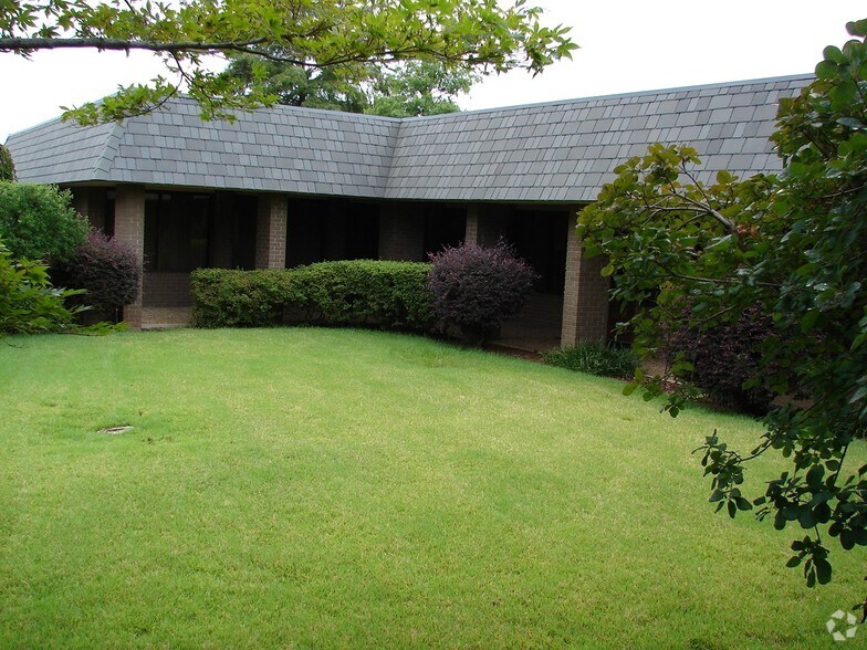 3000 N Market Ave, Fayetteville, AR à louer - Photo de l’immeuble – Image 2 sur 8
