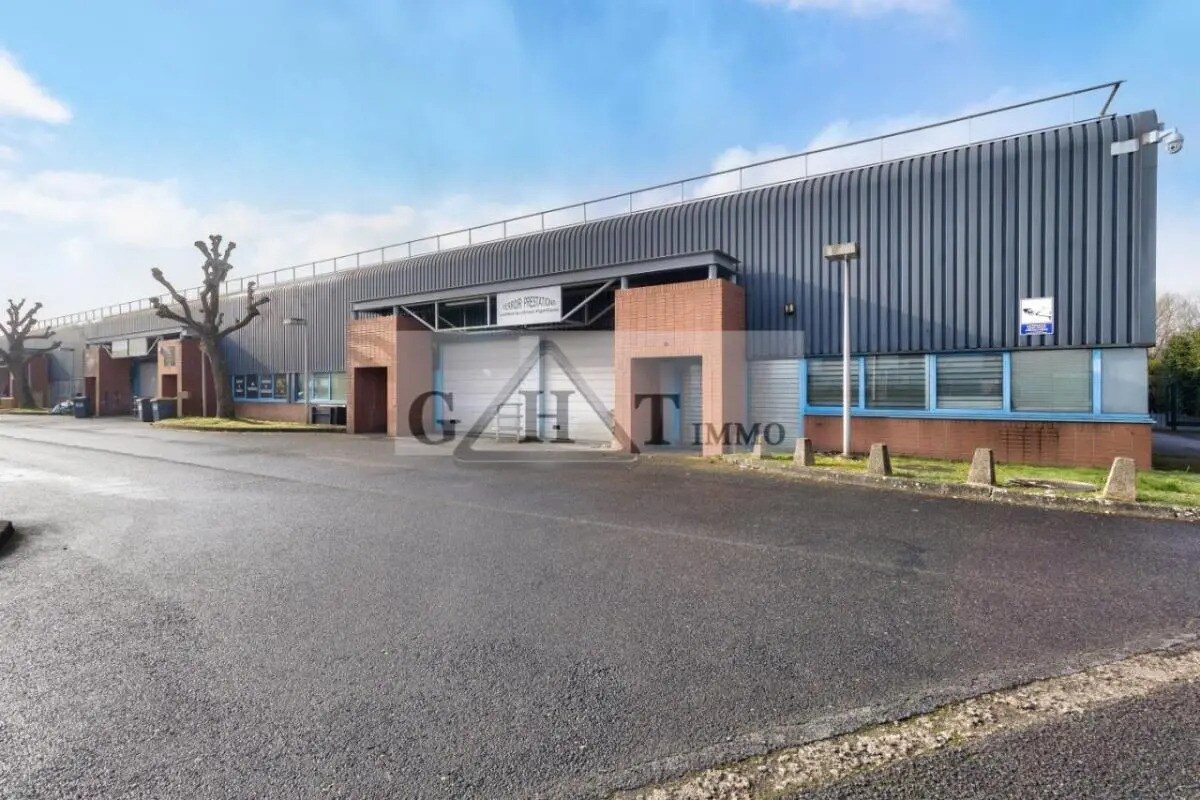 Bureau dans Villepinte à louer Photo de l’immeuble– Image 1 sur 5