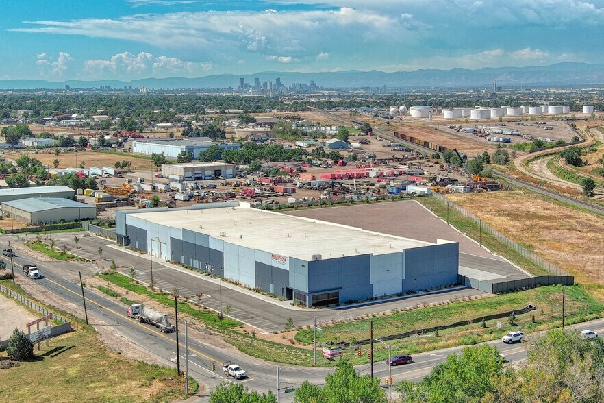 8705 Rosemary St, Commerce City, CO à louer - Photo de l’immeuble – Image 2 sur 19