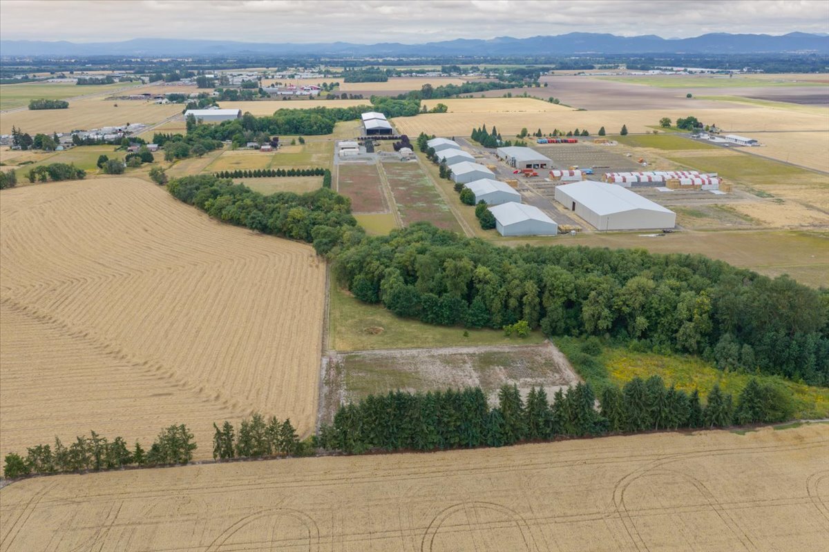 33725 Columbus St SE, Albany, OR à vendre Photo principale– Image 1 sur 48