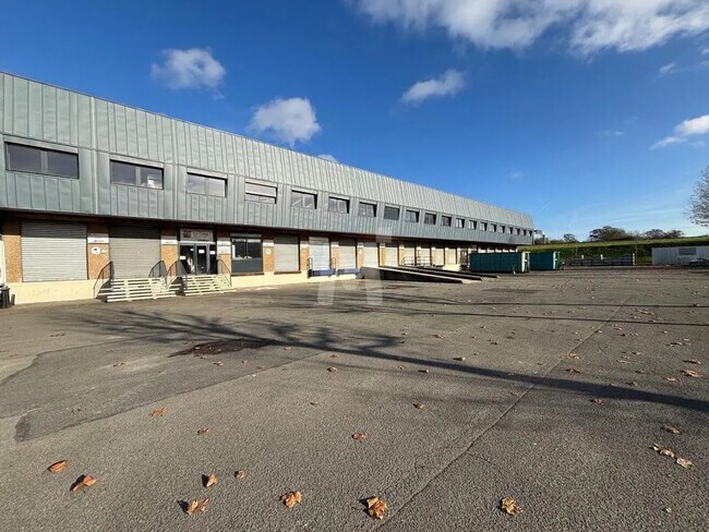 Plus de détails pour Local d'activités à louer