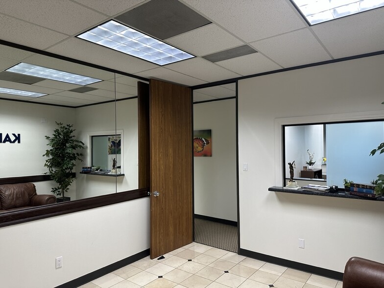 801 W Nolana Ave, McAllen, TX à louer - Photo intérieure – Image 2 sur 9