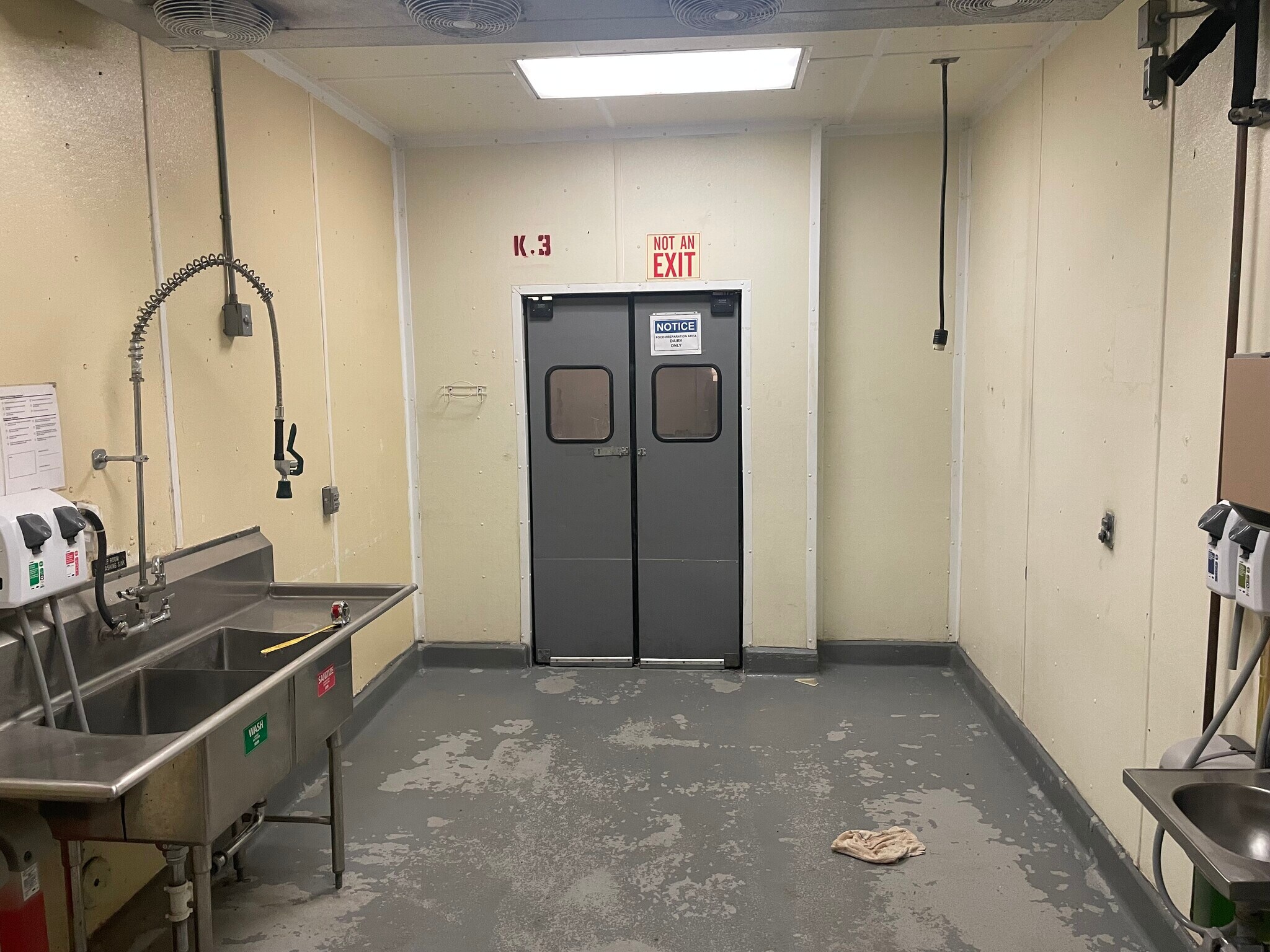 15552-15554 Producer Ln, Huntington Beach, CA à louer Photo intérieure– Image 1 sur 5