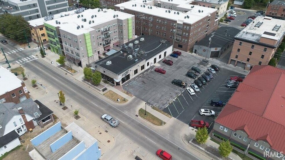 409 S Walnut St, Bloomington, IN à louer - Photo de l’immeuble – Image 3 sur 35