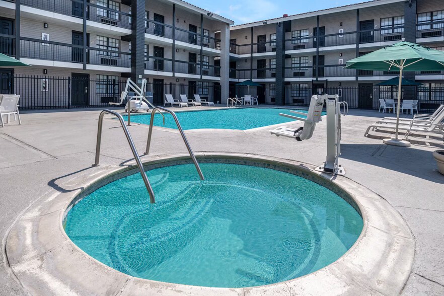 4604 Madison Ave, Sacramento, CA à vendre - Photo de l’immeuble – Image 3 sur 12