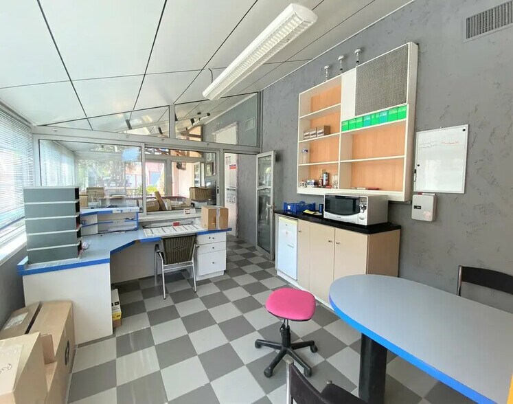 Bureau dans Cagnes-sur-Mer à louer - Photo de l’immeuble – Image 1 sur 3