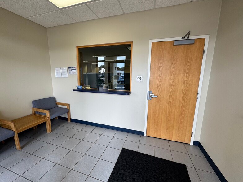 620 W Edison Rd, Mishawaka, IN à louer - Photo de l’immeuble – Image 2 sur 9