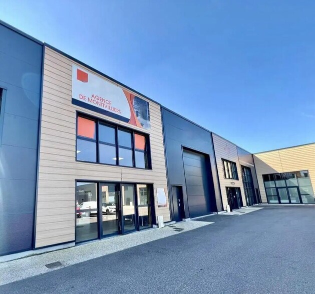 Local d’activités dans Montivilliers à louer - Photo de l’immeuble – Image 1 sur 5