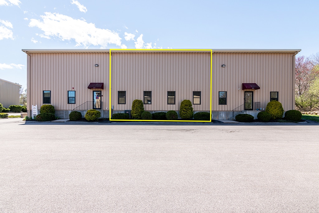 376 Dry Bridge Rd, North Kingstown, RI 02852 - Lot J2 - - Photo intérieure - Image 2 of 12