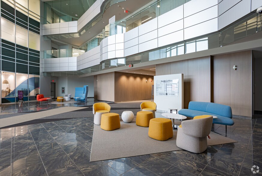 23 Sunpark Dr SE, Calgary, AB à louer - Photo intérieure – Image 3 sur 10