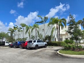 10310-10322 NW 55th St, Sunrise, FL à louer Photo de l’immeuble– Image 2 sur 7